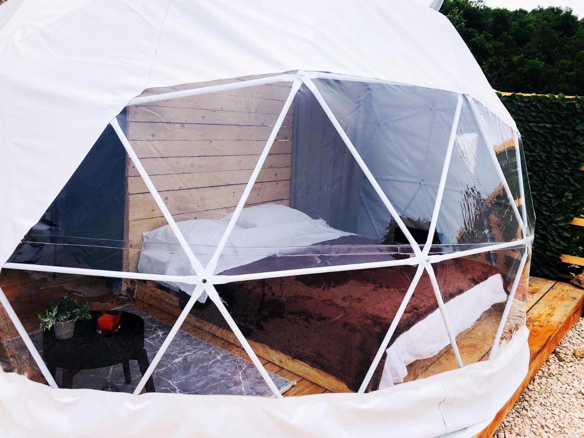 Glamping Peninsula Lustica Rose Villa ติวัต ภายนอก รูปภาพ