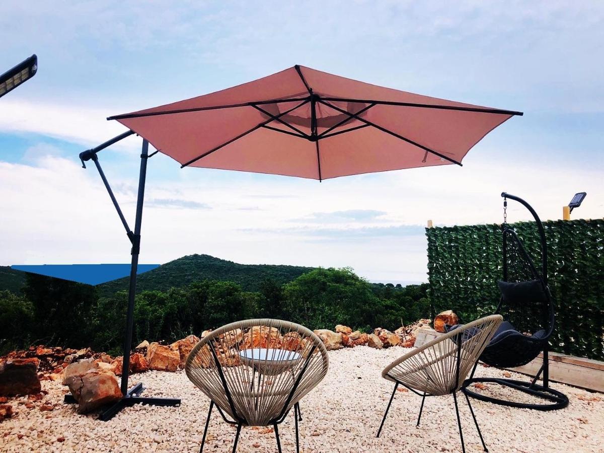 Glamping Peninsula Lustica Rose Villa ติวัต ภายนอก รูปภาพ