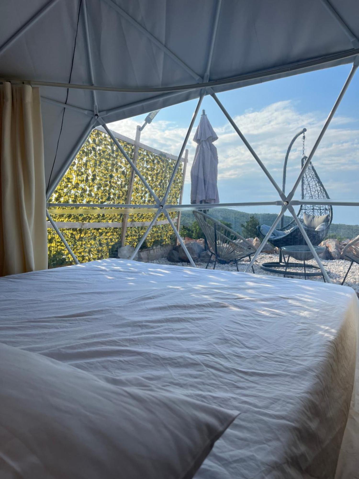 Glamping Peninsula Lustica Rose Villa ติวัต ภายนอก รูปภาพ