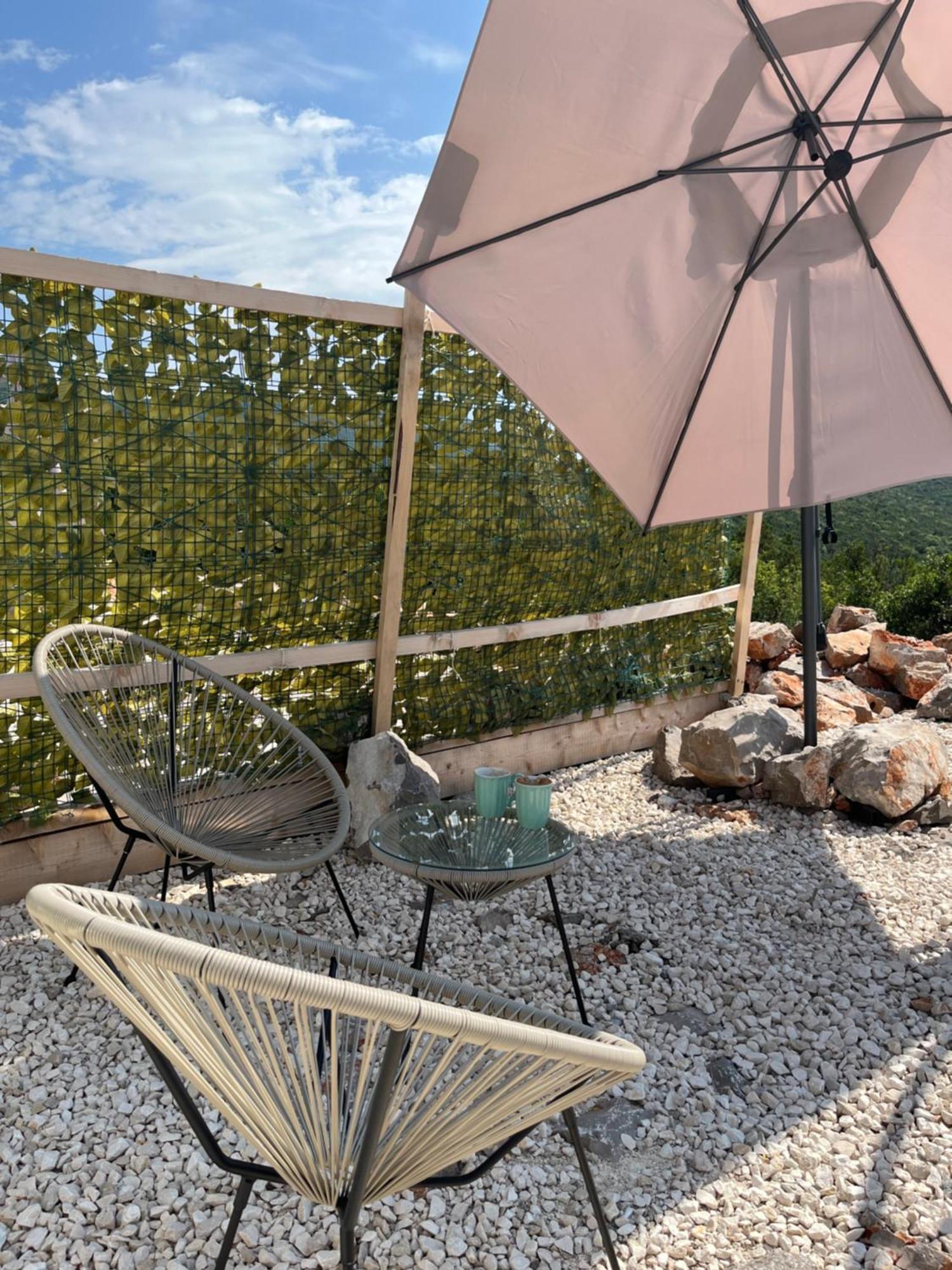 Glamping Peninsula Lustica Rose Villa ติวัต ภายนอก รูปภาพ