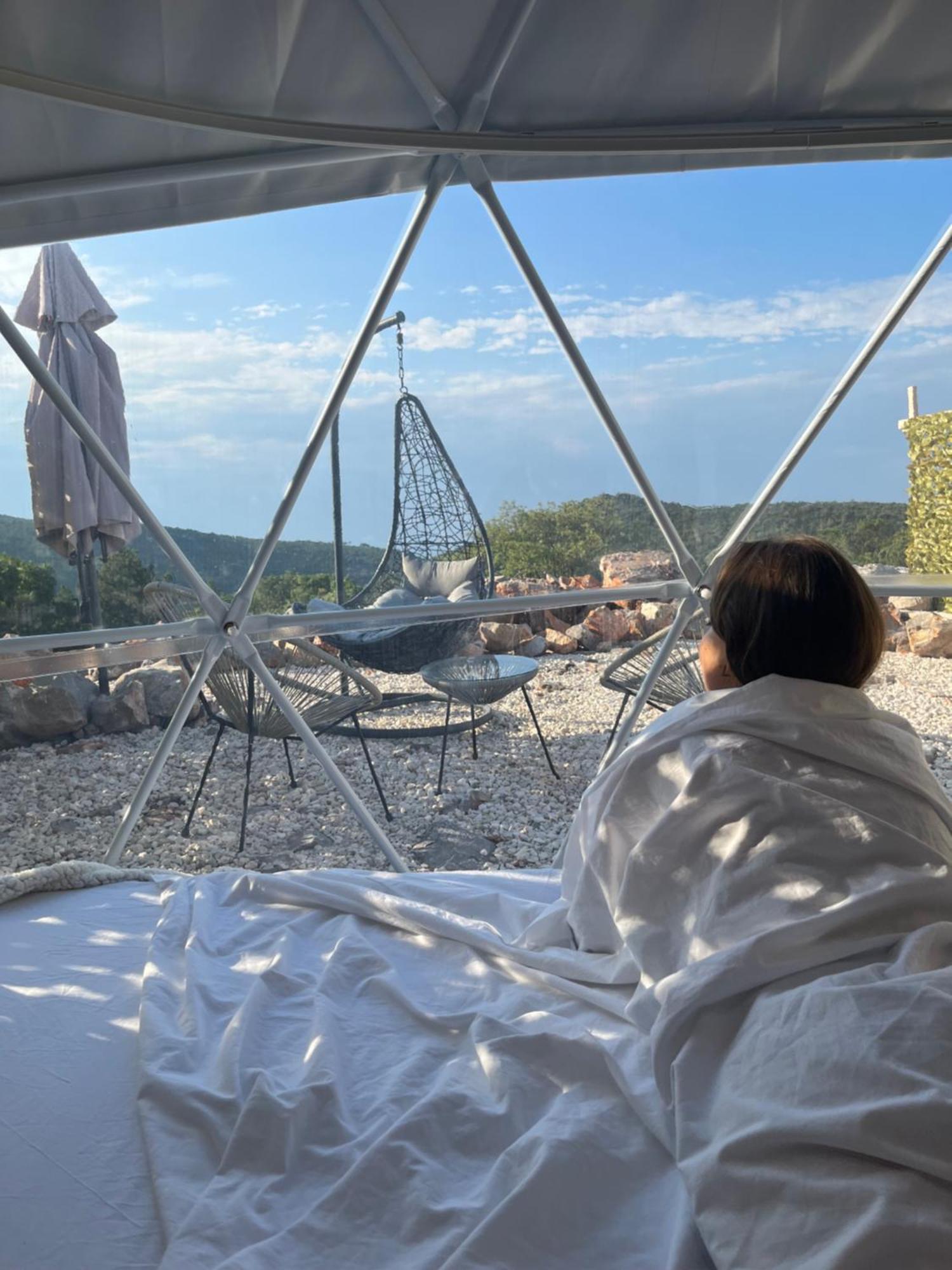 Glamping Peninsula Lustica Rose Villa ติวัต ภายนอก รูปภาพ