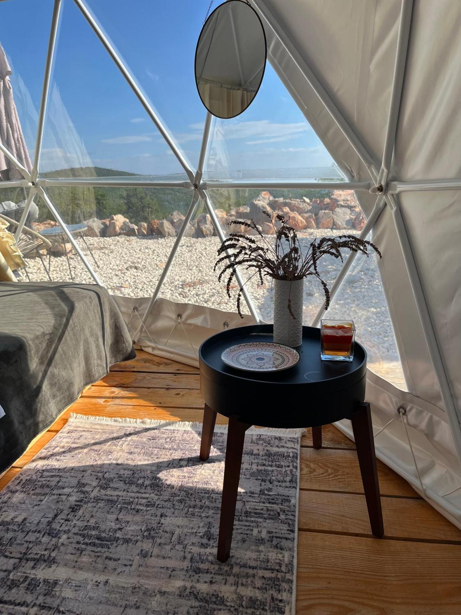 Glamping Peninsula Lustica Rose Villa ติวัต ภายนอก รูปภาพ